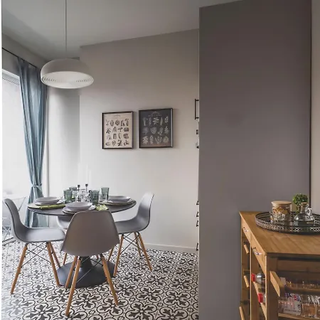 Modernly Restored 1bd *